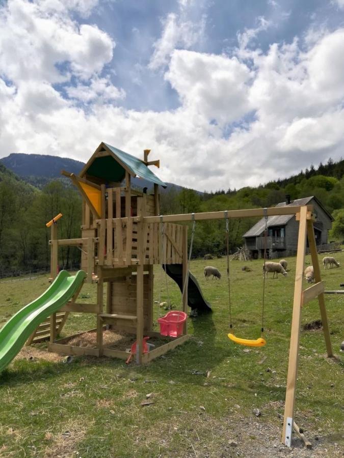 Les Chalets De La Foret D'Issaux Osse-en-Aspe Eksteriør bilde